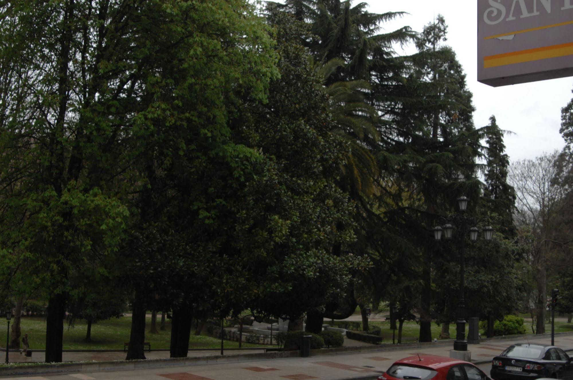 Santacruz Hotel Oviedo Kültér fotó
